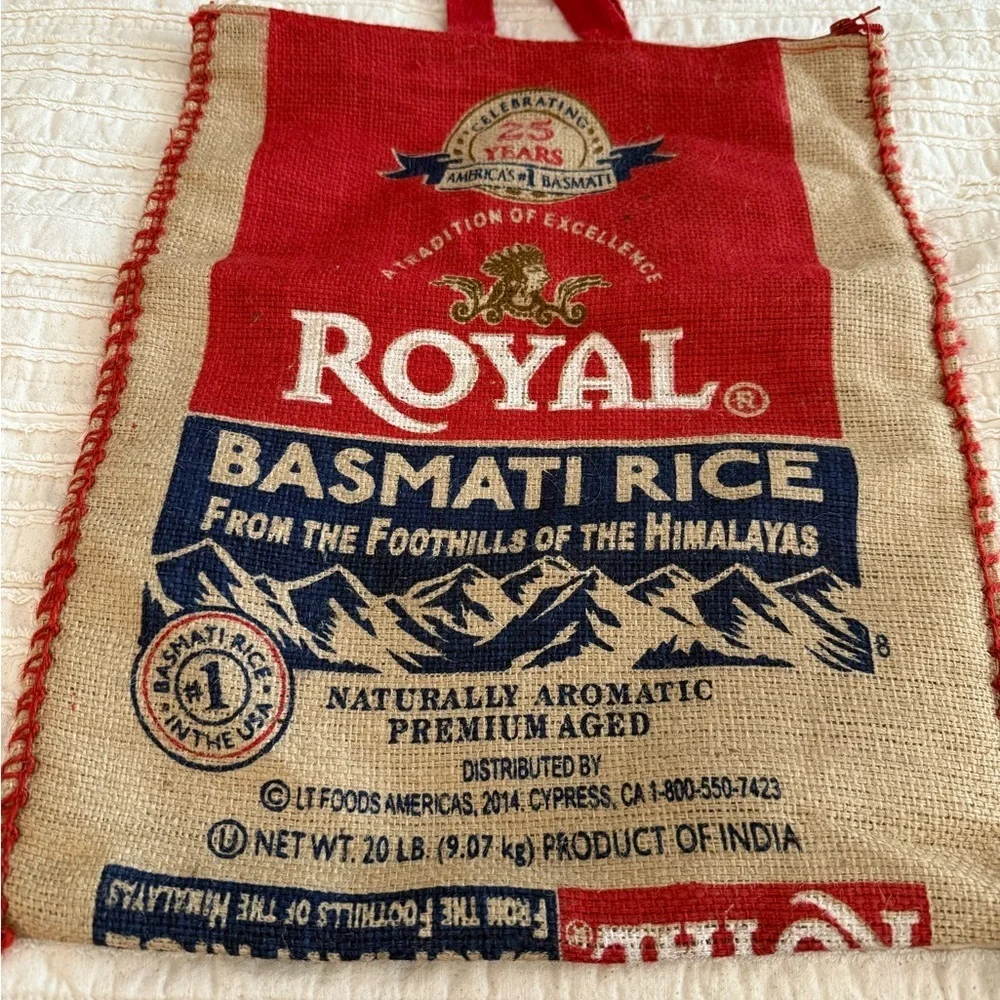 Vintage tote collectible ROYAL BASMATI RICE burlap Red zipper at top, 2 handles.